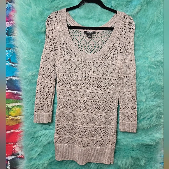 White House Black Market  Gold knit Crew Neck Long Sleeve Silver Shimmer Sweater - Picture 3 of 8